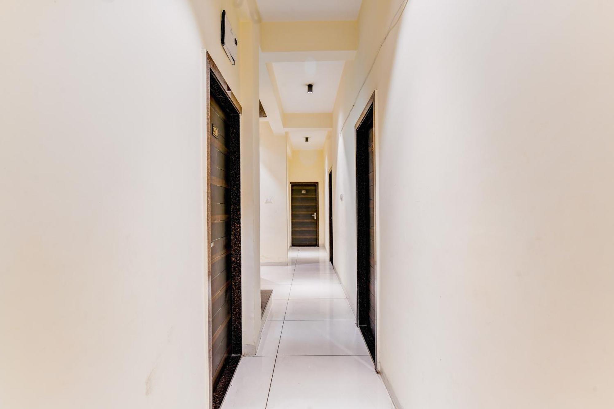 Hotel O Shree Golden Wing Palace